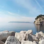 Luxurious Holiday Home In Makarska With Jacuzzi