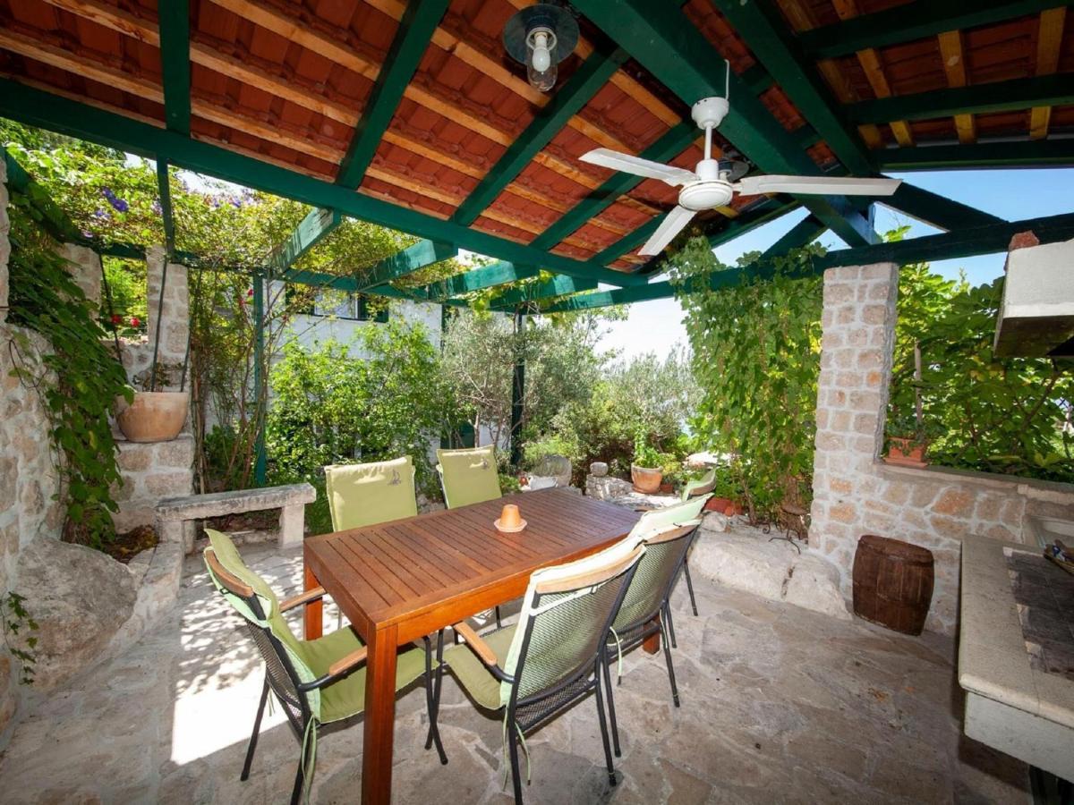 Luxurious In With Jacuzzi Holiday home Makarska